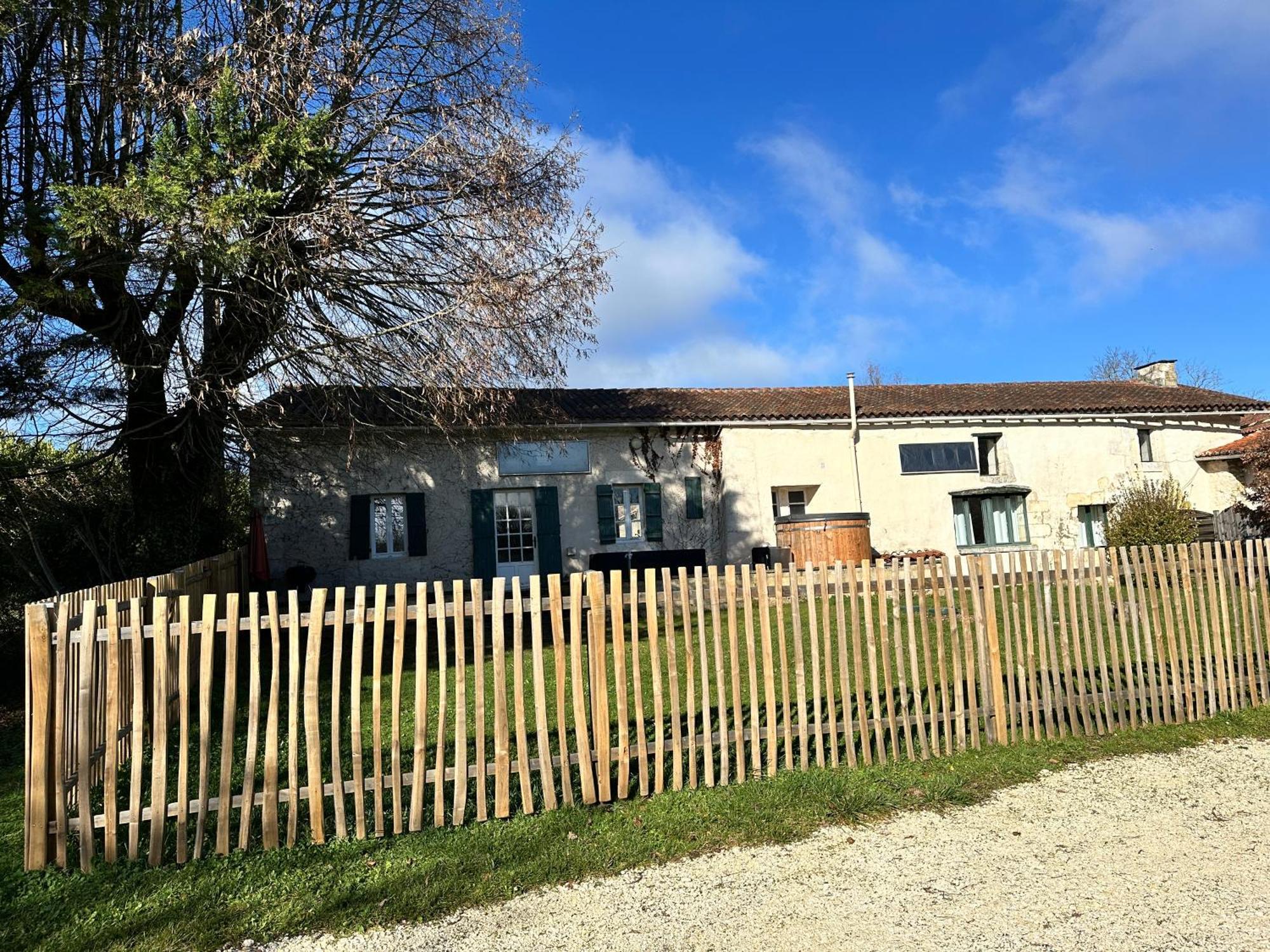 Saint-Just  Domaine De La Roche Chabrelle 빌라 외부 사진
